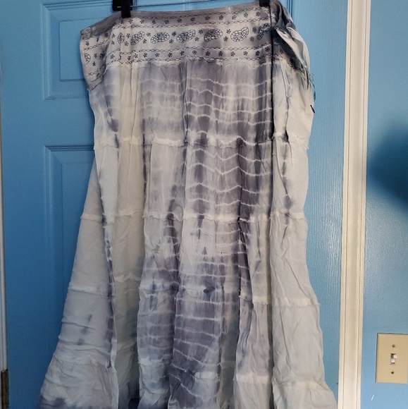 Dress Barn Dresses & Skirts - Dress Barn midi skirt. Dress Barn Dresses & Skirts - Dress Barn midi skirt.
